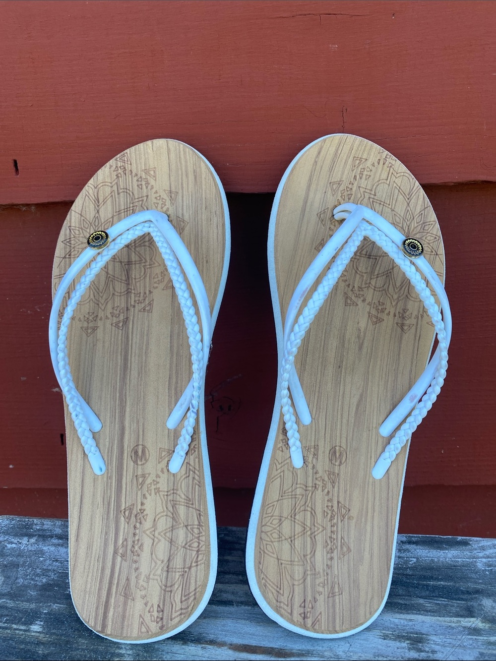 Raya Sun Parrot White Braided Strap Flip Flops with Wood-Effect Footbed SZ M